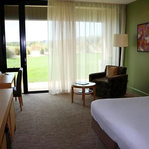 Classic Queen Room